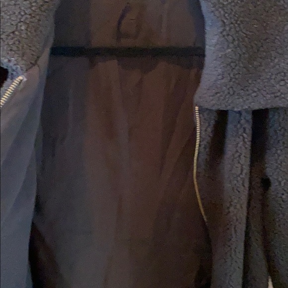 Two Arrows Zip up Jacket - Picture 5 of 7